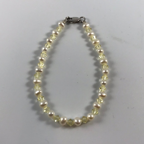 Deborah Ann Jewelry - Freshwater pearl & Australian crystal bracelet